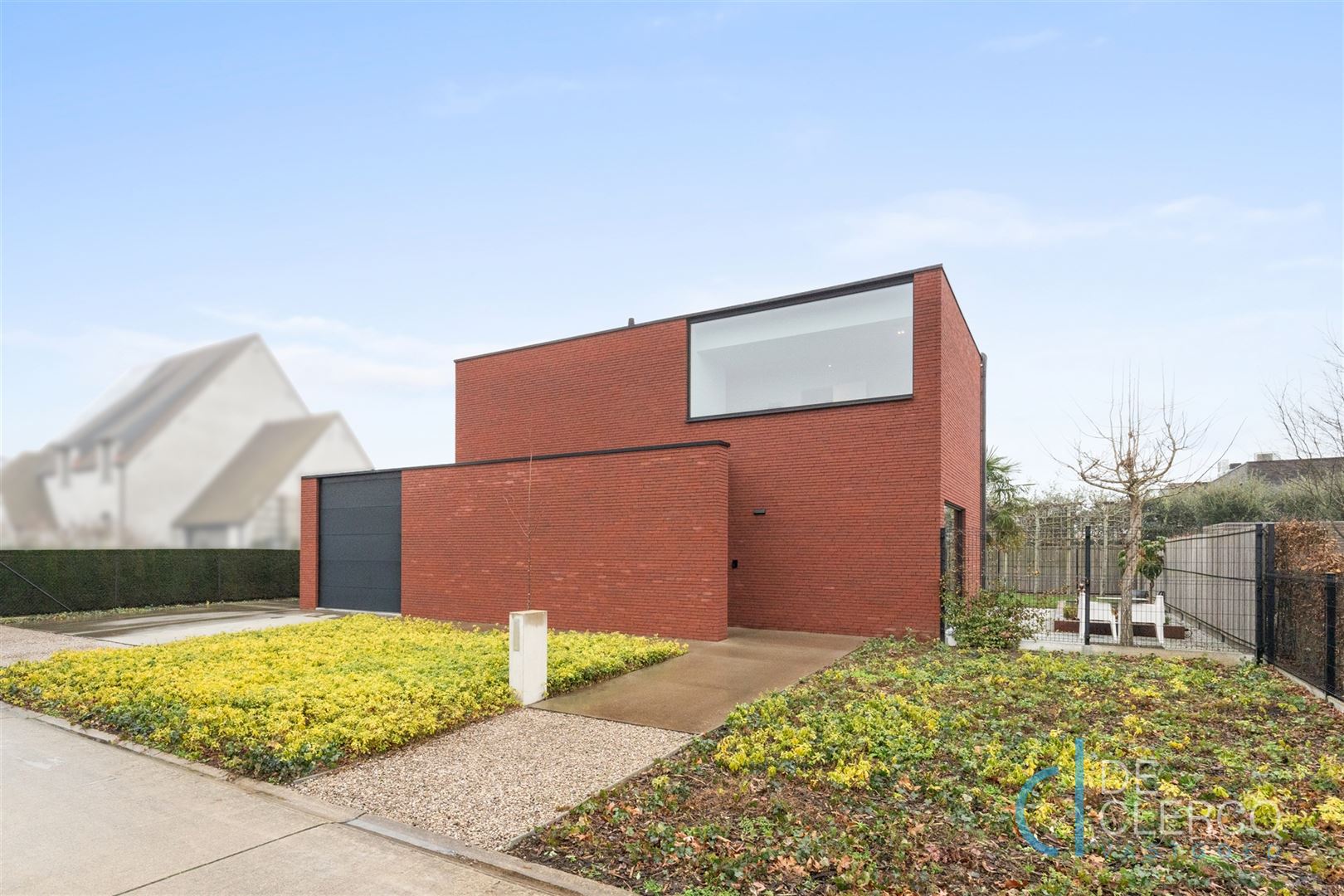 Prachtige villa met mooie tuin te koop in Lochristi!  foto {{pictureIndex}}