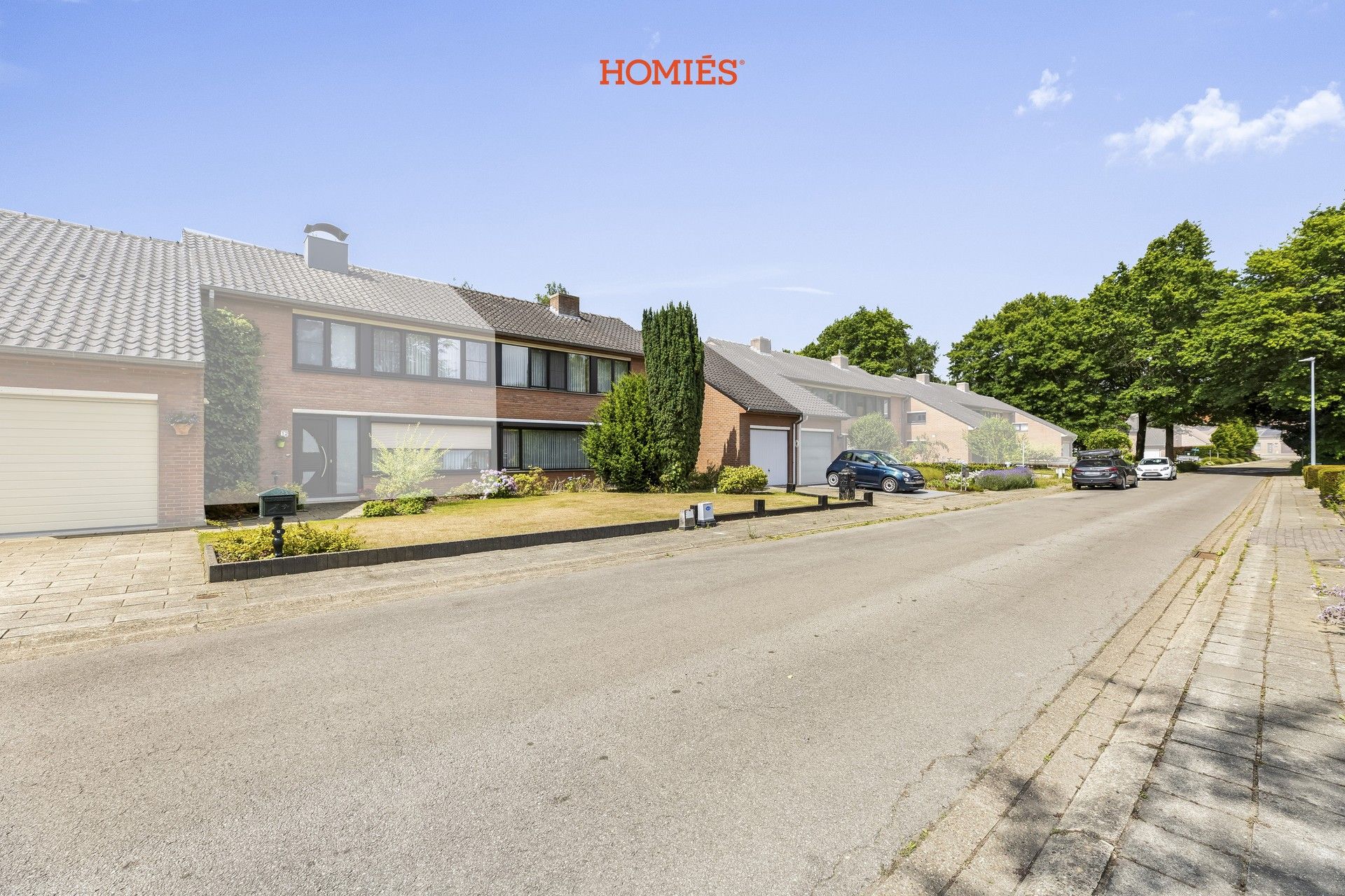 Te renoveren woning met veel potentieel foto 16