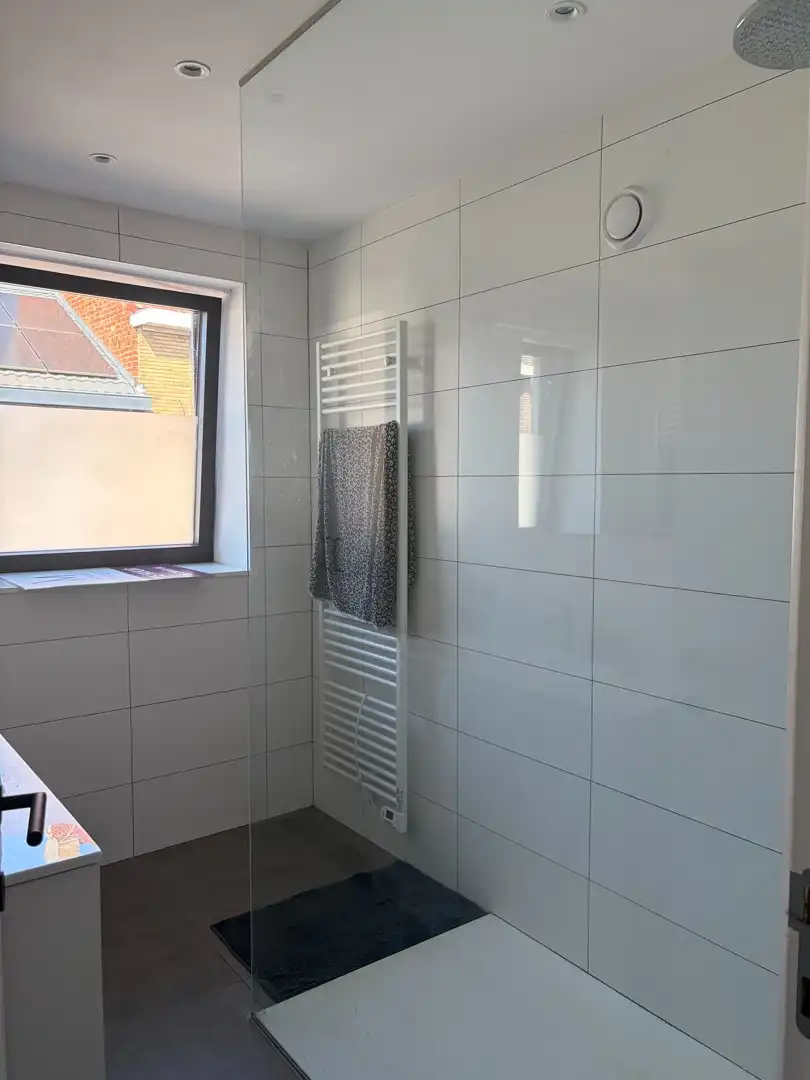 Moderne halfopen woning met alle comfort. foto 7