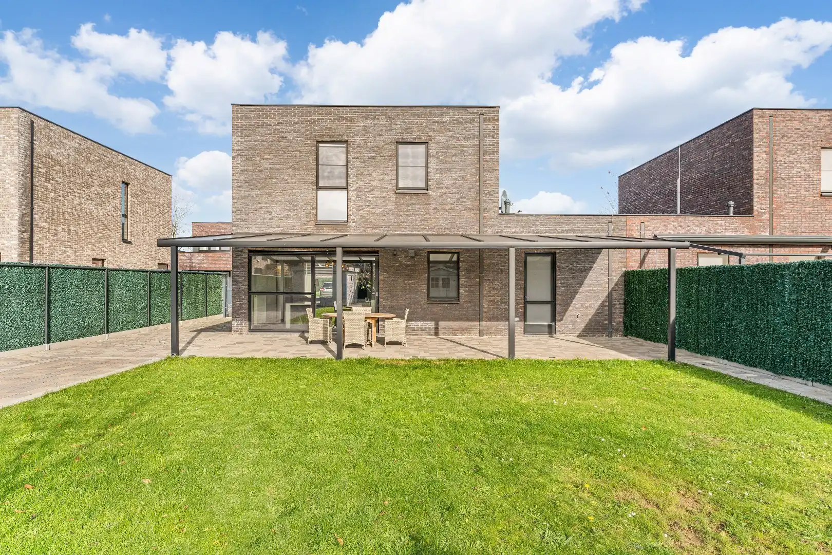 Verzorgde woning met hedendaags energiecomfort, terras, tuin en garage, ideaal voor jong gezin! foto 6