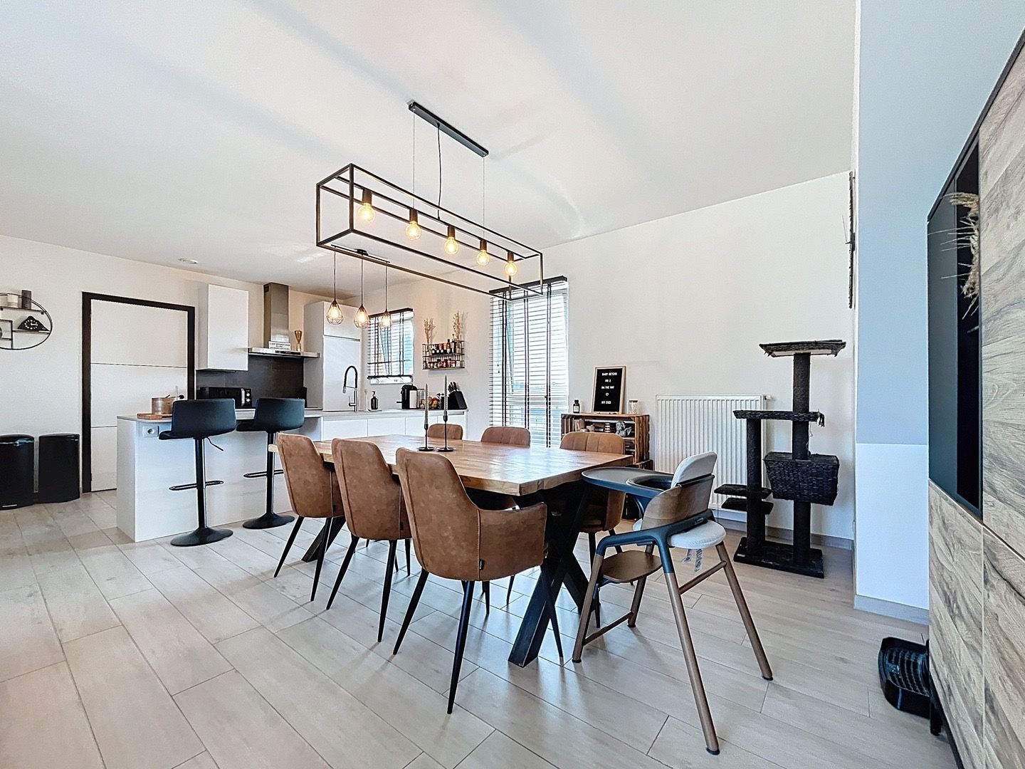Penthouse te koop in Lint.  Modern wonen met een vleugje rust in de Zuidrand van Antwerpen! foto 4