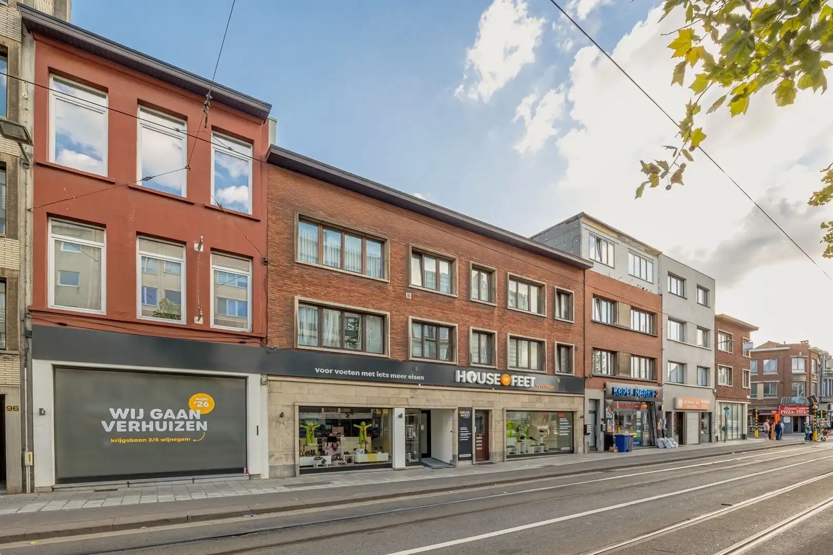 Uitstekend gelegen winkelpand met twee toegangen foto 25