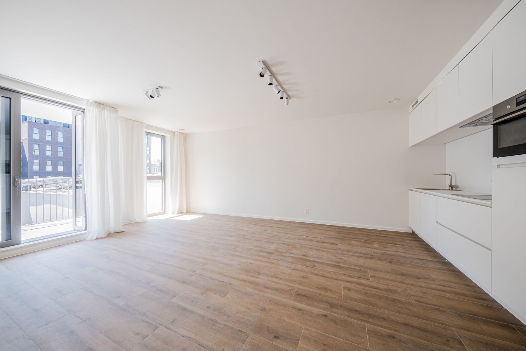 Gloednieuw 2-slaapkamer-appartement met terras op t' Zuid  foto {{pictureIndex}}