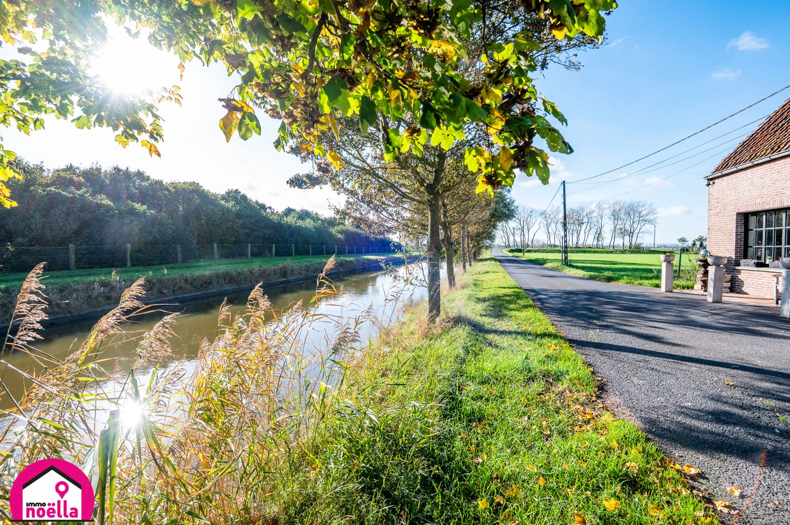 TE KOOP LANDELIJKE WONING AAN HET WATER TE MIDDELKERKE! foto 35