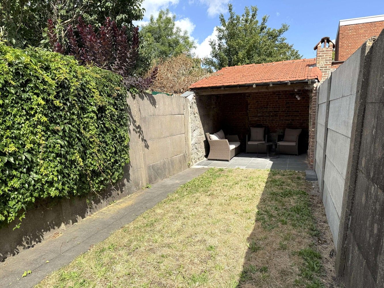Recent gerenoveerd en volledig gemeubeld rijhuis met tuin te huur foto 11