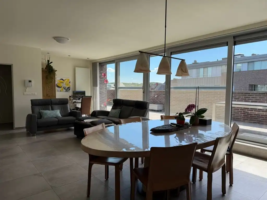 Instapklaar penthouse met terras aan voor- en achterzijde foto 9