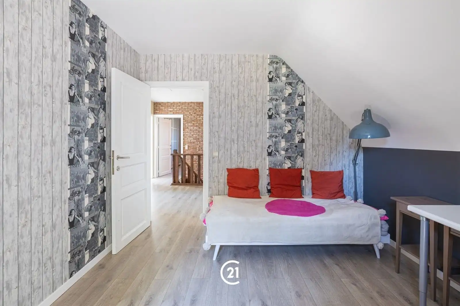 Gemeubelde en instapklare villa met tuin op toplocatie foto 19