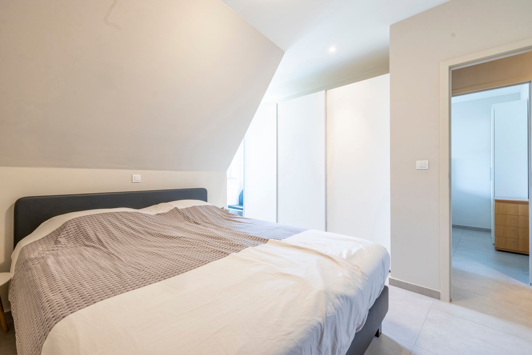 Recente penthouse met 2 slaapkamers en grote terrassen foto 14