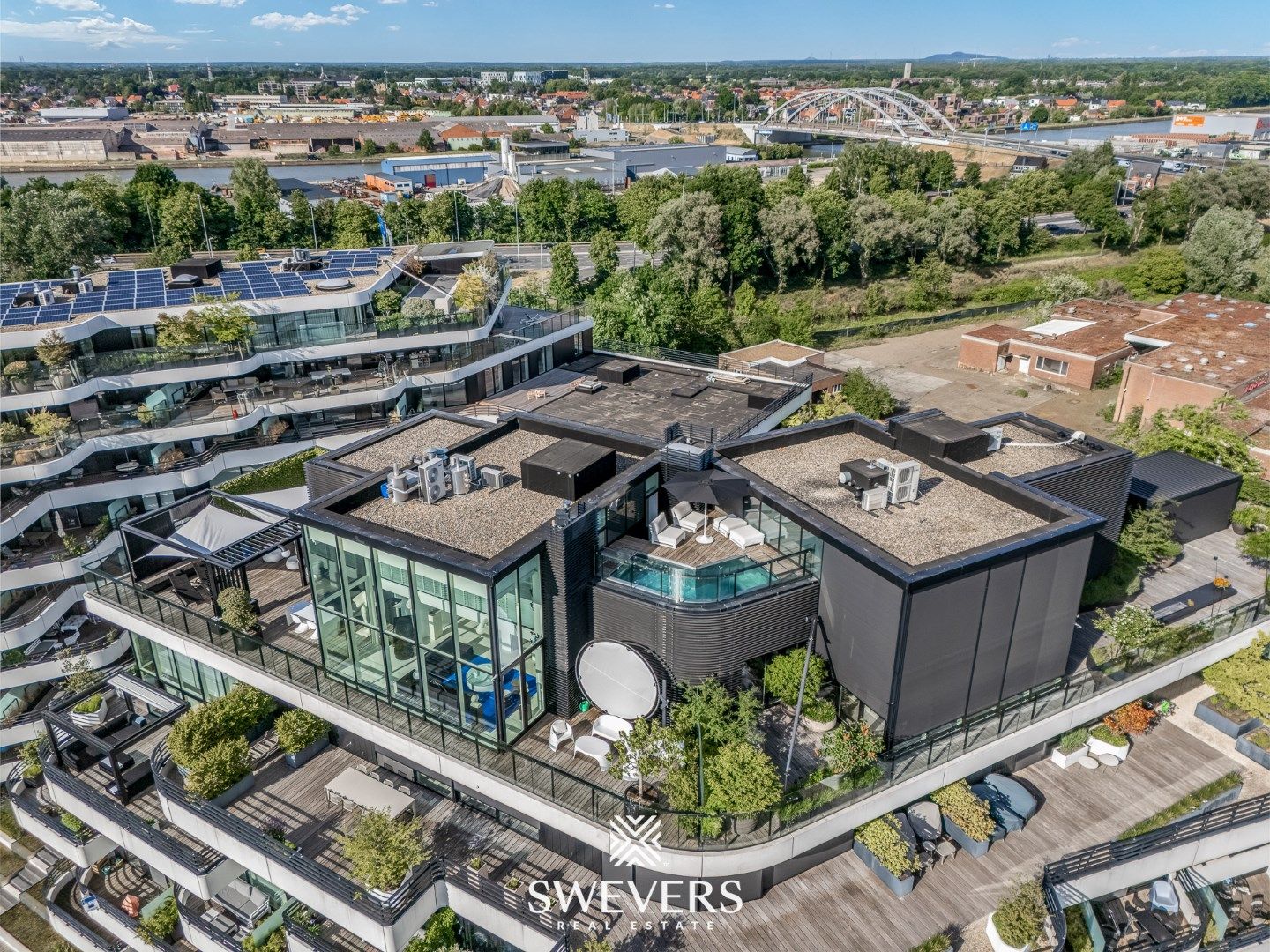 Exclusief penthouse ( 197 m2) met ruim terras ( 187 m2 ) en zwembad in residentie Zuidzicht te Hasselt foto 27