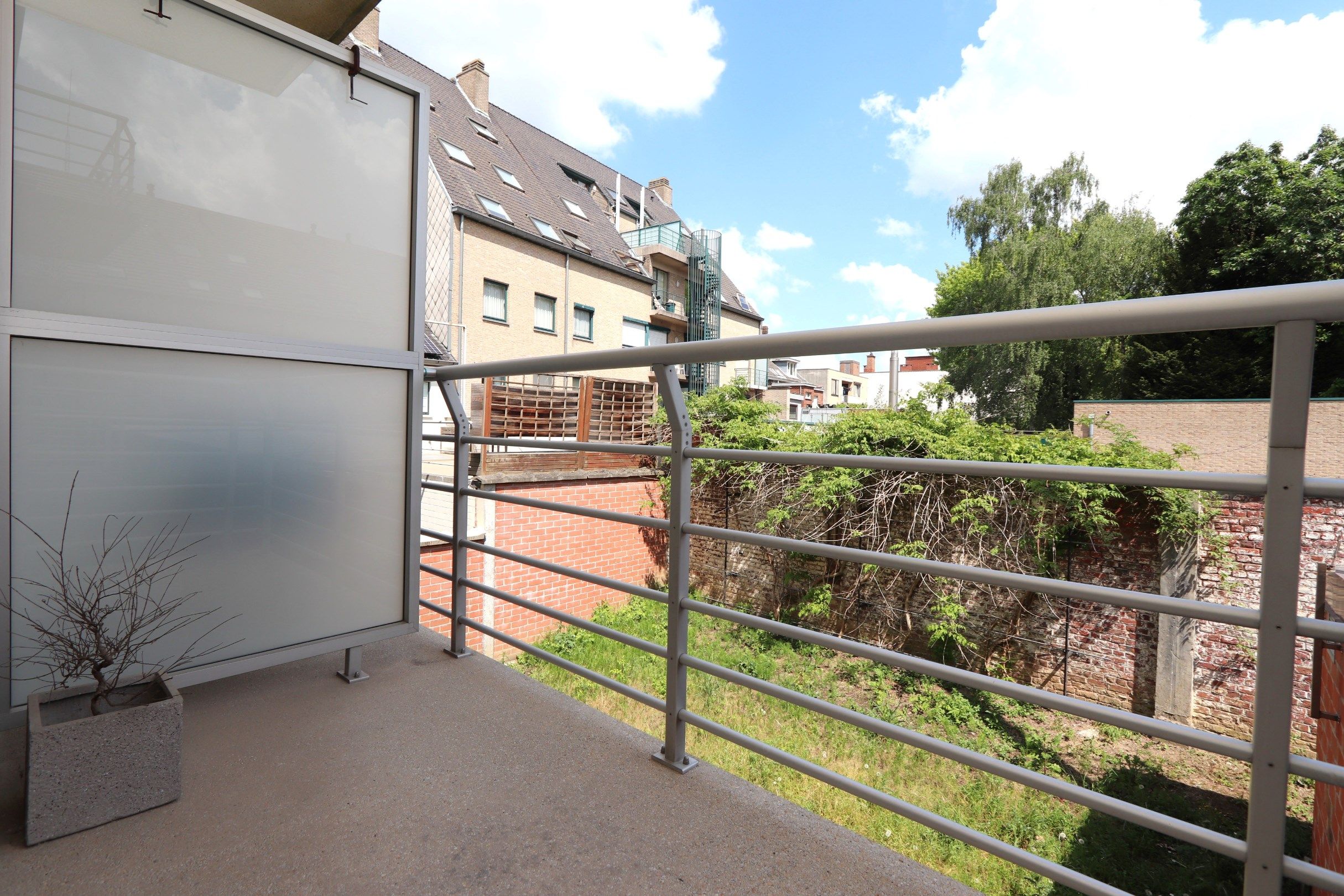 CENTRAAL GELEGEN APPARTEMENT MET GARAGE foto 9