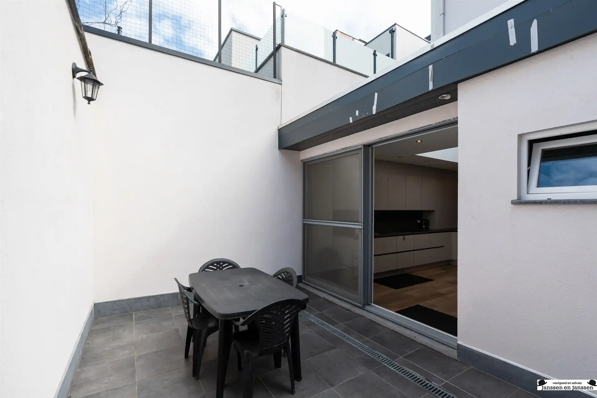 Uitzonderlijk ruime, energetische en gerenoveerde woning! foto 25