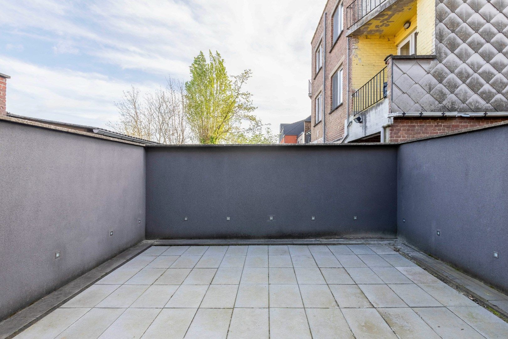 Volledig gerenoveerde woning met garage en terras/koer in het centrum  foto 32