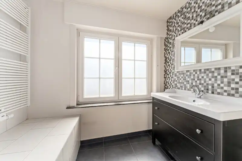 Gerenoveerde woning te centrum Kuurne foto 5