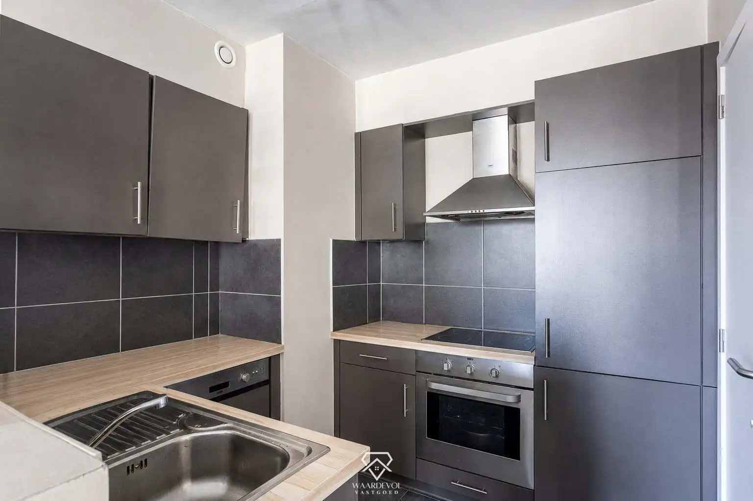 Energiezuinig wonen in hartje Deinze met 2 slaapkamers en eigen autostaanplaats foto 8