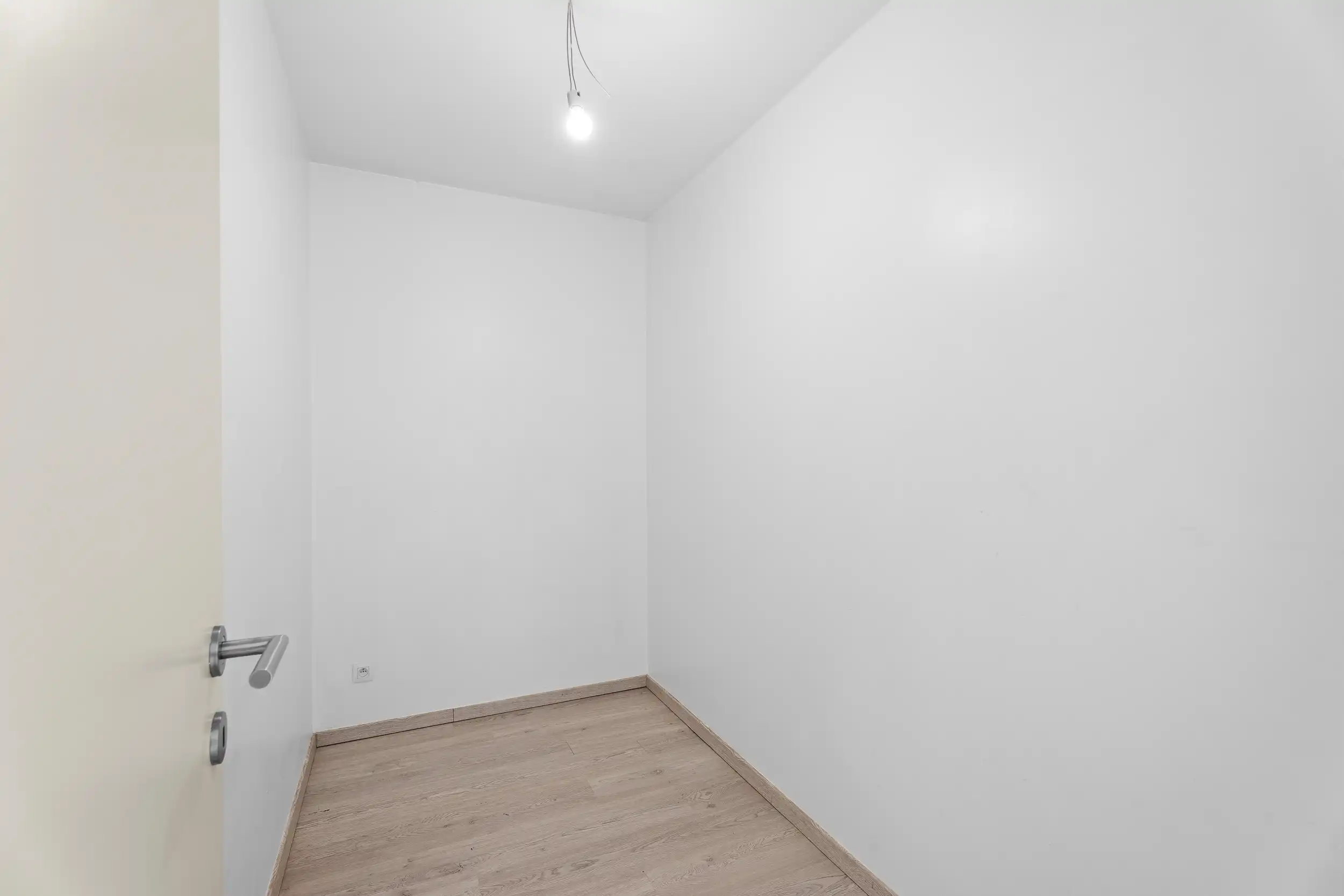 Ruim en lichtrijk 3-slaapkamer appartement in Haren foto 11