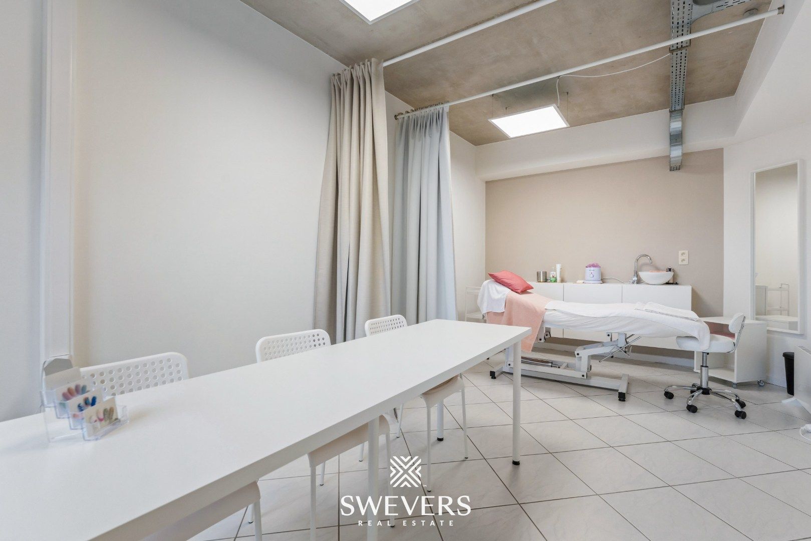 Handelspand met praktische indeling in hartje Tessenderlo foto 24