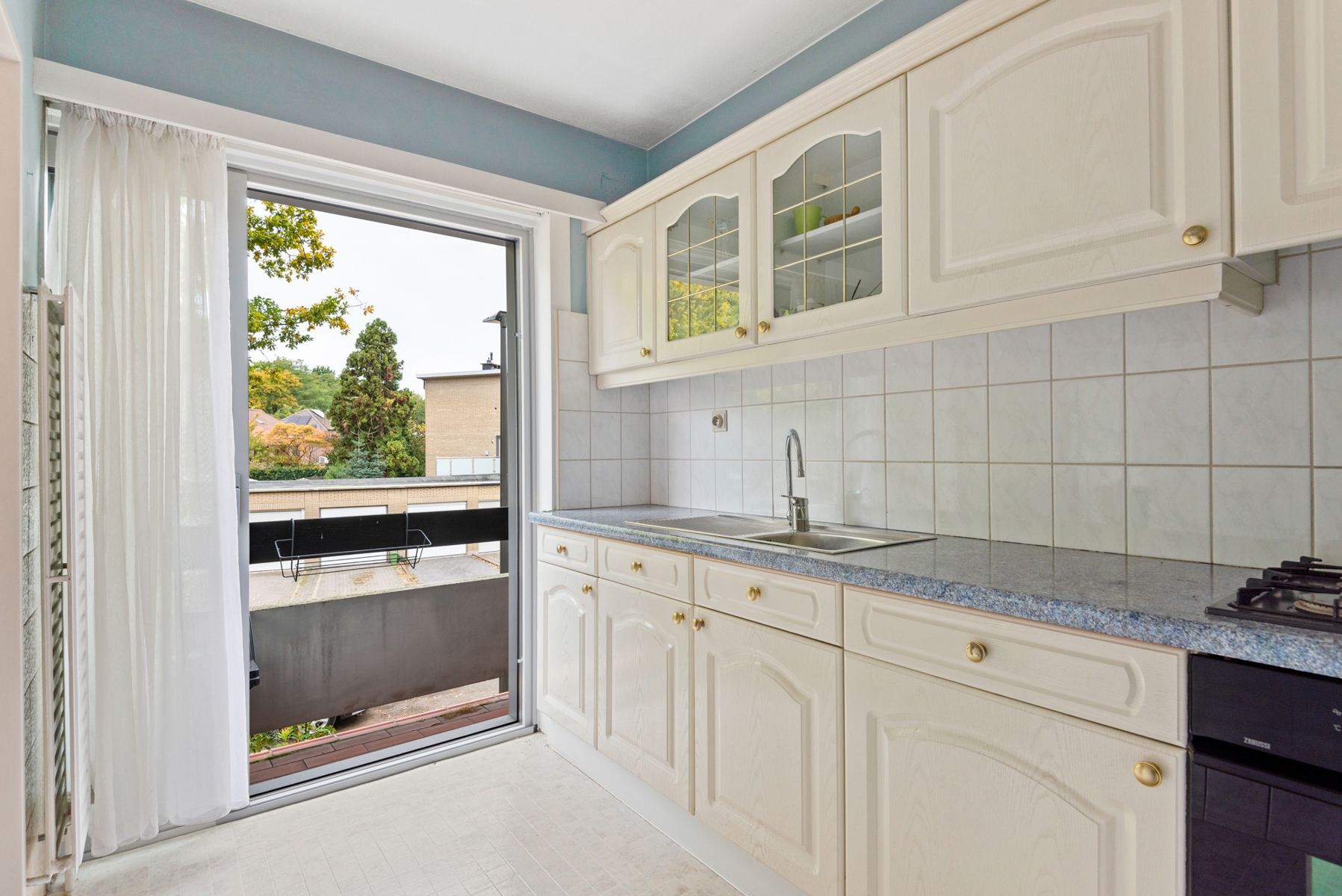 Rust, ruimte en karakter in Mortsel: groot app & garagebox foto 6