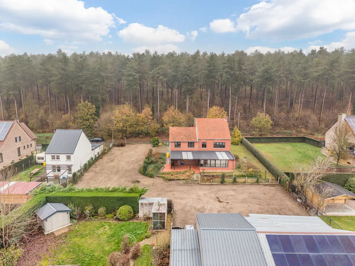 Te renoveren woning op ruim perceel met tal van mogelijkheden foto 4