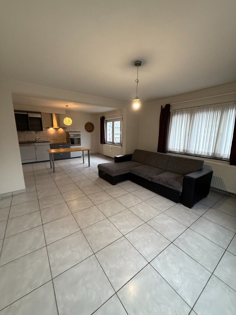 Ruim & instapklaar appartement met 1 slaapkamer pal in het centrum van Diepenbeek. foto 5