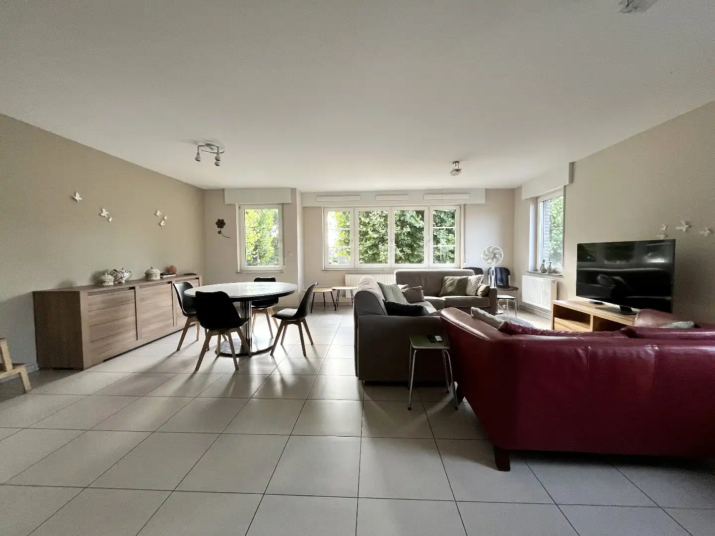 Comfortabel 2-slpk appartement met terras en garage foto 2