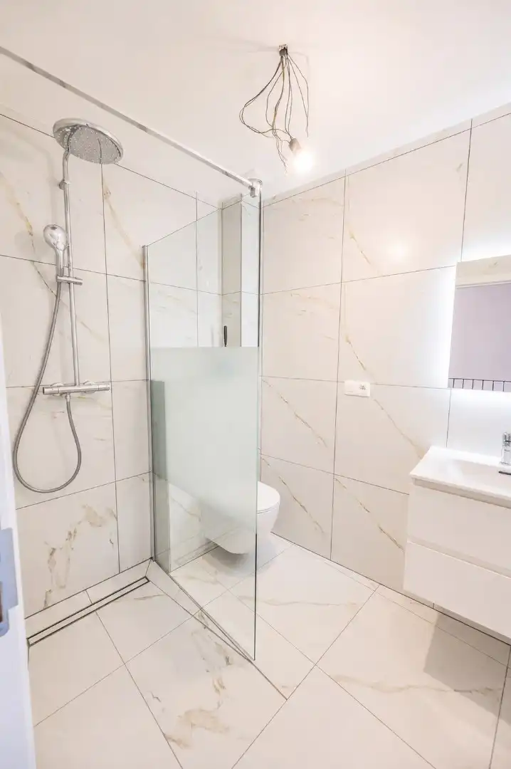 EXCLUSIEF GERENOVEERDE WONING NABIJ SPUIKOM foto 13