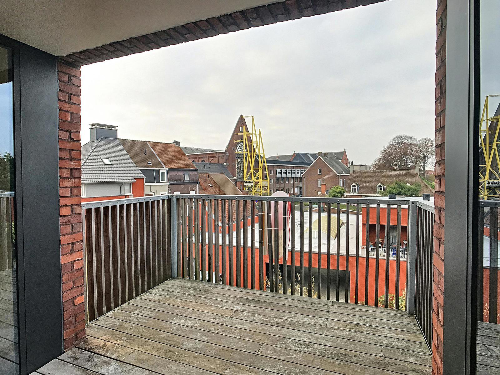 Instapklaar appartement met 2 slpk in centrum Heule! foto 6