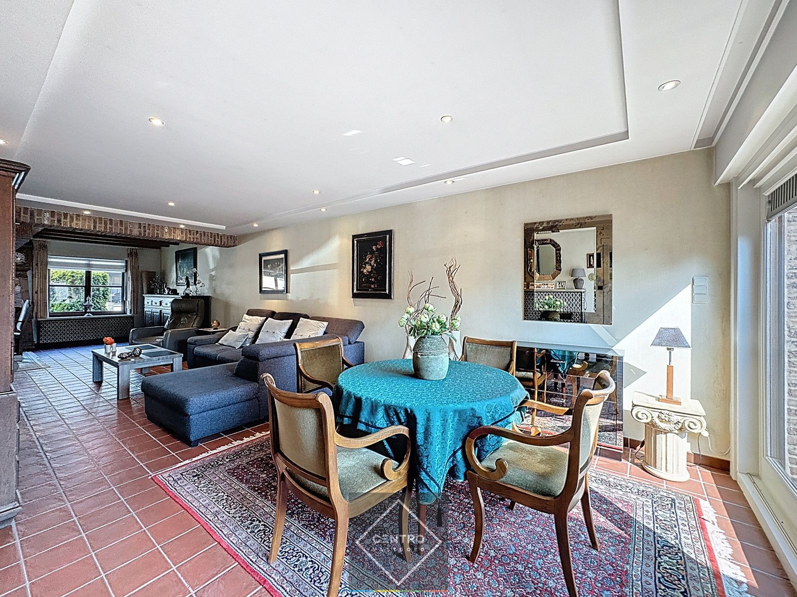 PERFECT ONDERHOUDEN woning met 3  à 4 slpks en 2 garages! foto 6