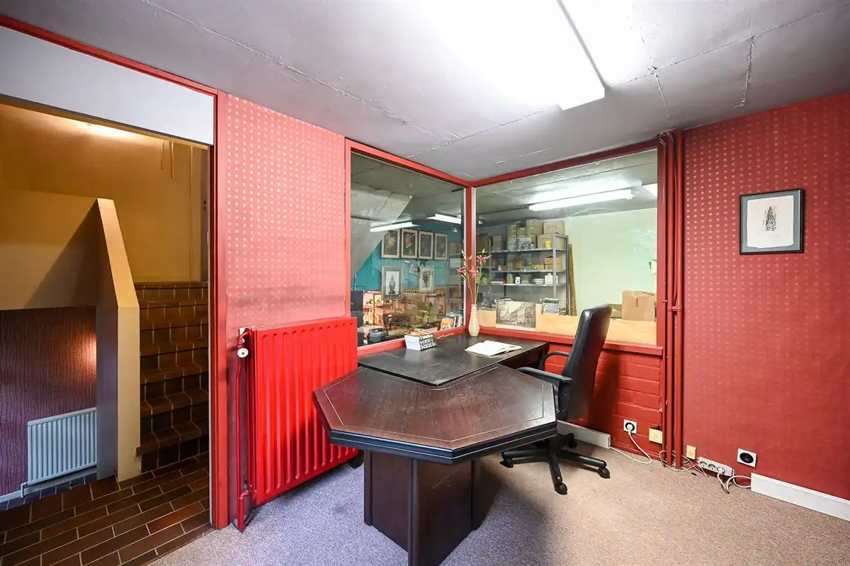 Ruime splitlevel woning met veel potentieel foto 25