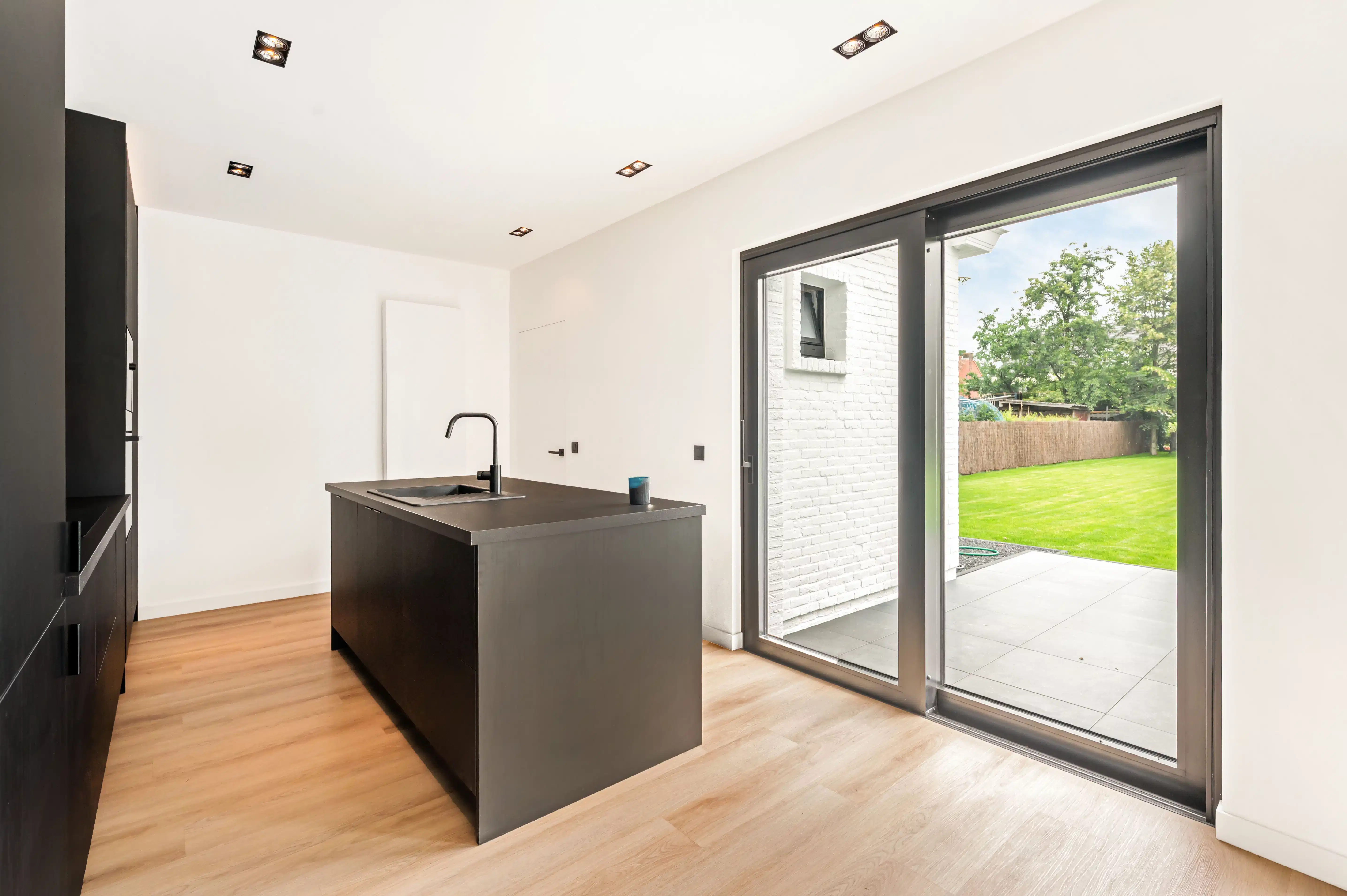 Instapklare woning met 4 slaapkamers en 2 badkamers ! foto 11