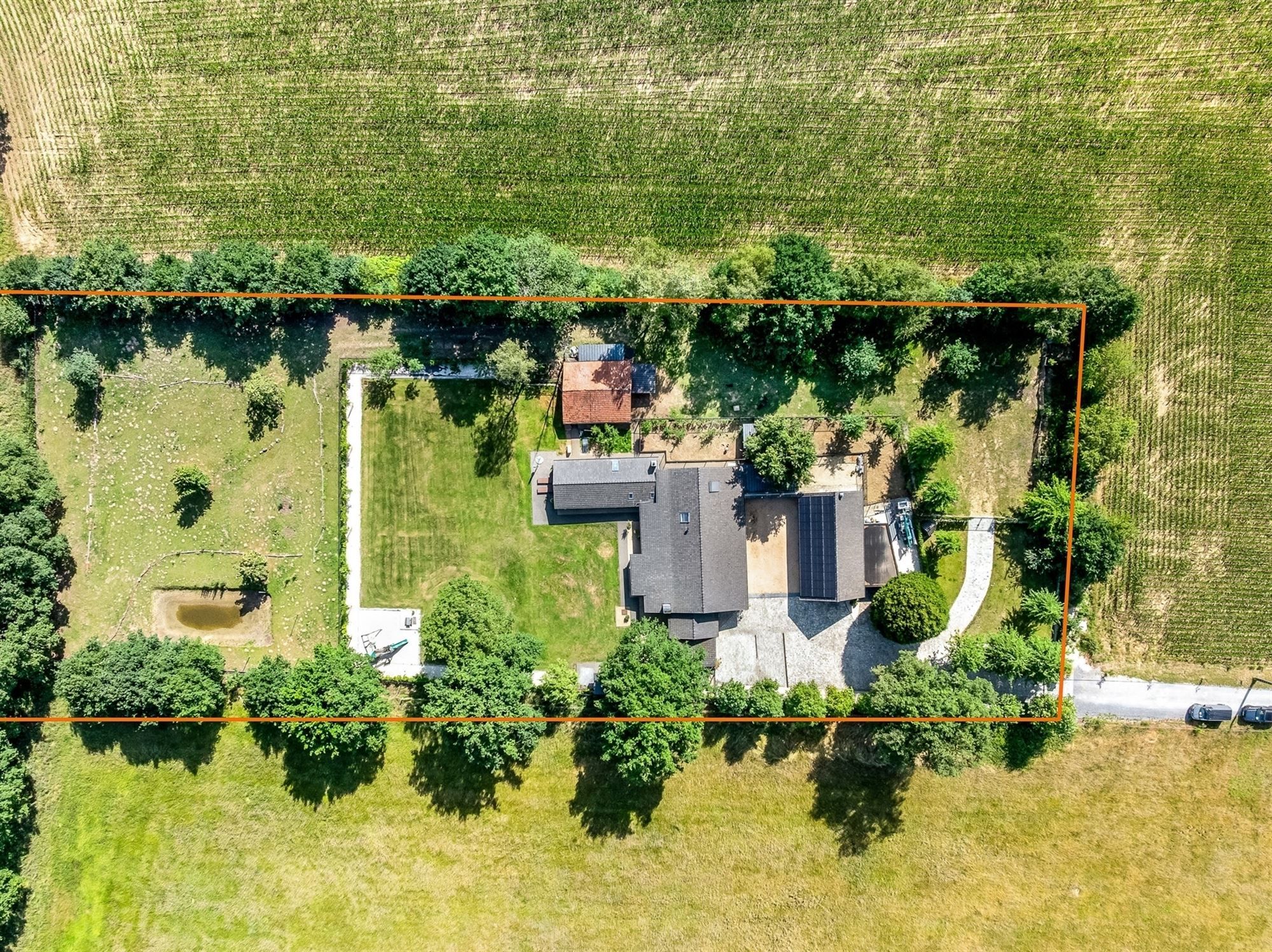 CHARMANTE WONING MET 5 SLAAPKAMERS OP UNIEK GELEGEN PERCEEL VAN 6600M² foto 33