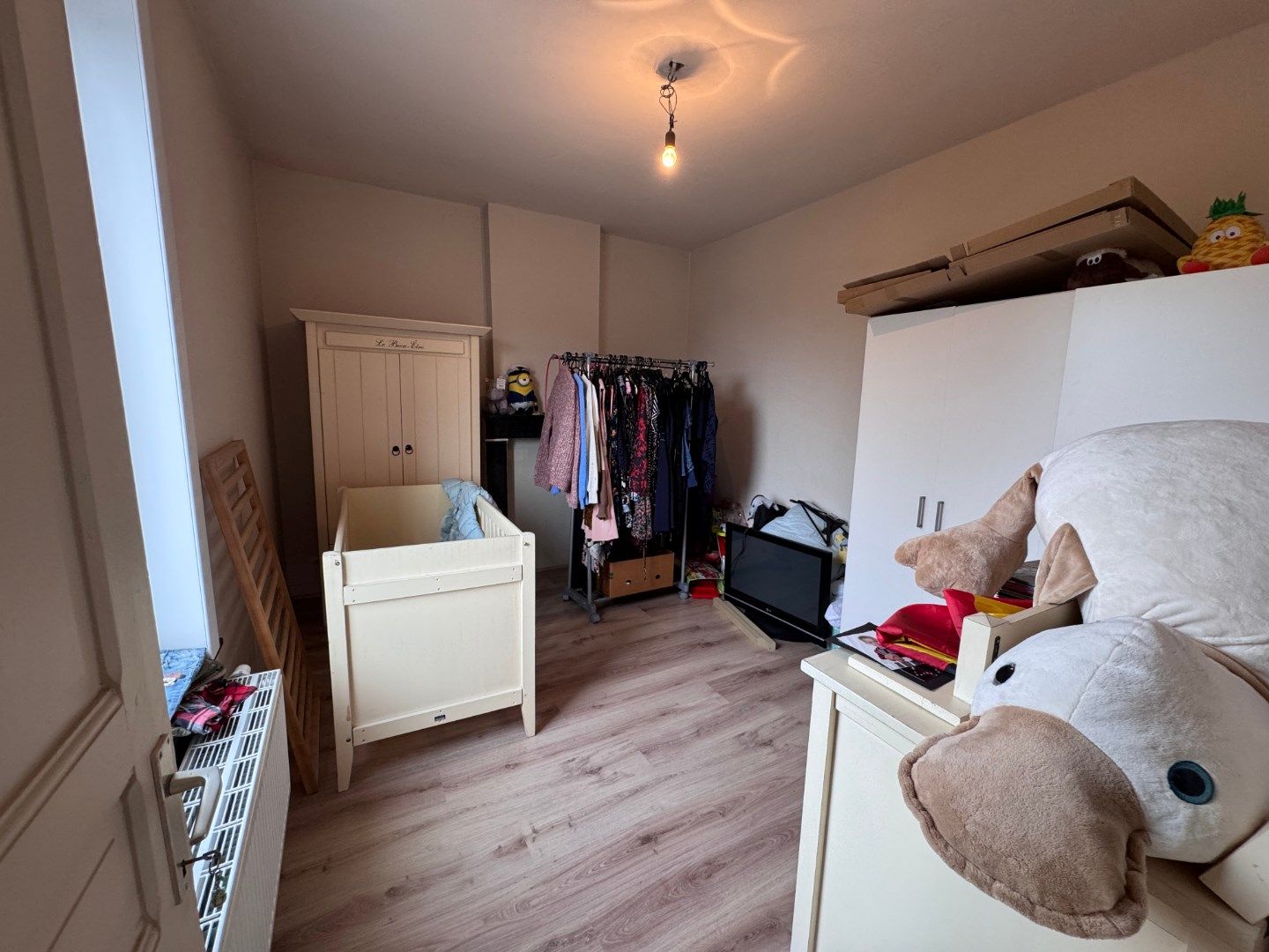 Ruime woning met tuin en magazijn/atelier foto 9