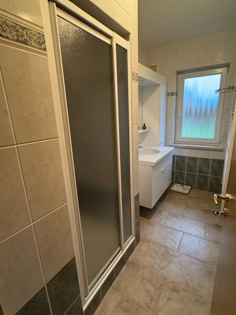 Charmante bungalow met grote tuin foto 6