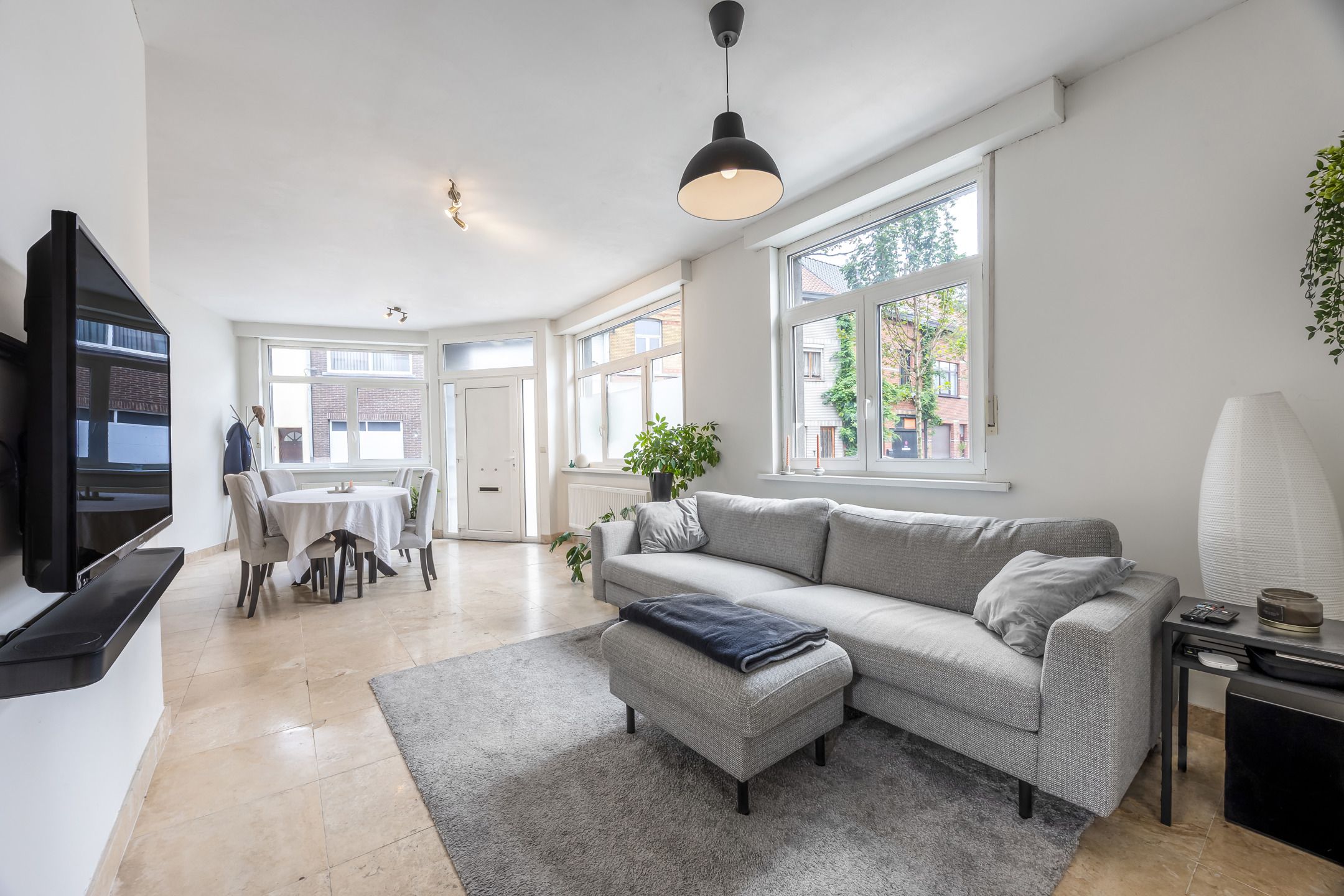 Lichtrijke ruime gelijkvloersappartement te Merksem foto 4