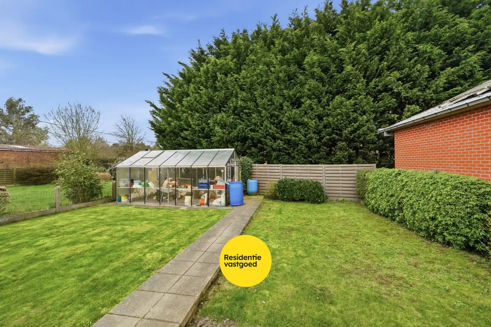 Halfopen woning met 4 slaapkamers, garage en ruime oprit op 429 m² in Oudenburg foto 12