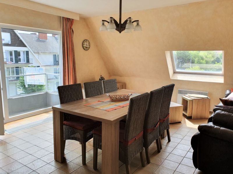 2-slaapkamer appartement vlakbij het strand van Oostduinkerke te koop foto 2