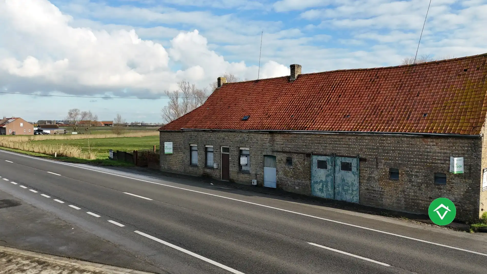 Te herbouwen of te slopen hoeve op ruim perceel in landelijke omgeving foto 2