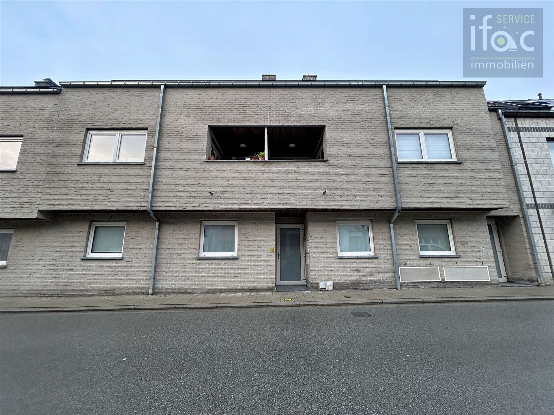 Energiezuinig gelijkvloers appartement met twee terrassen foto {{pictureIndex}}