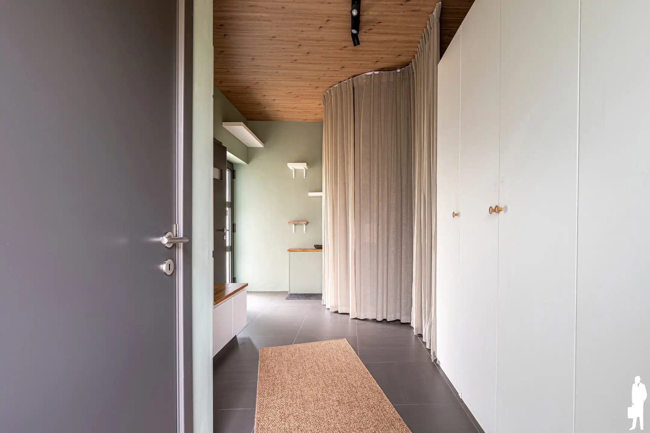 Unieke woning; architecturaal ontwerp, organische natuurtuin foto 25
