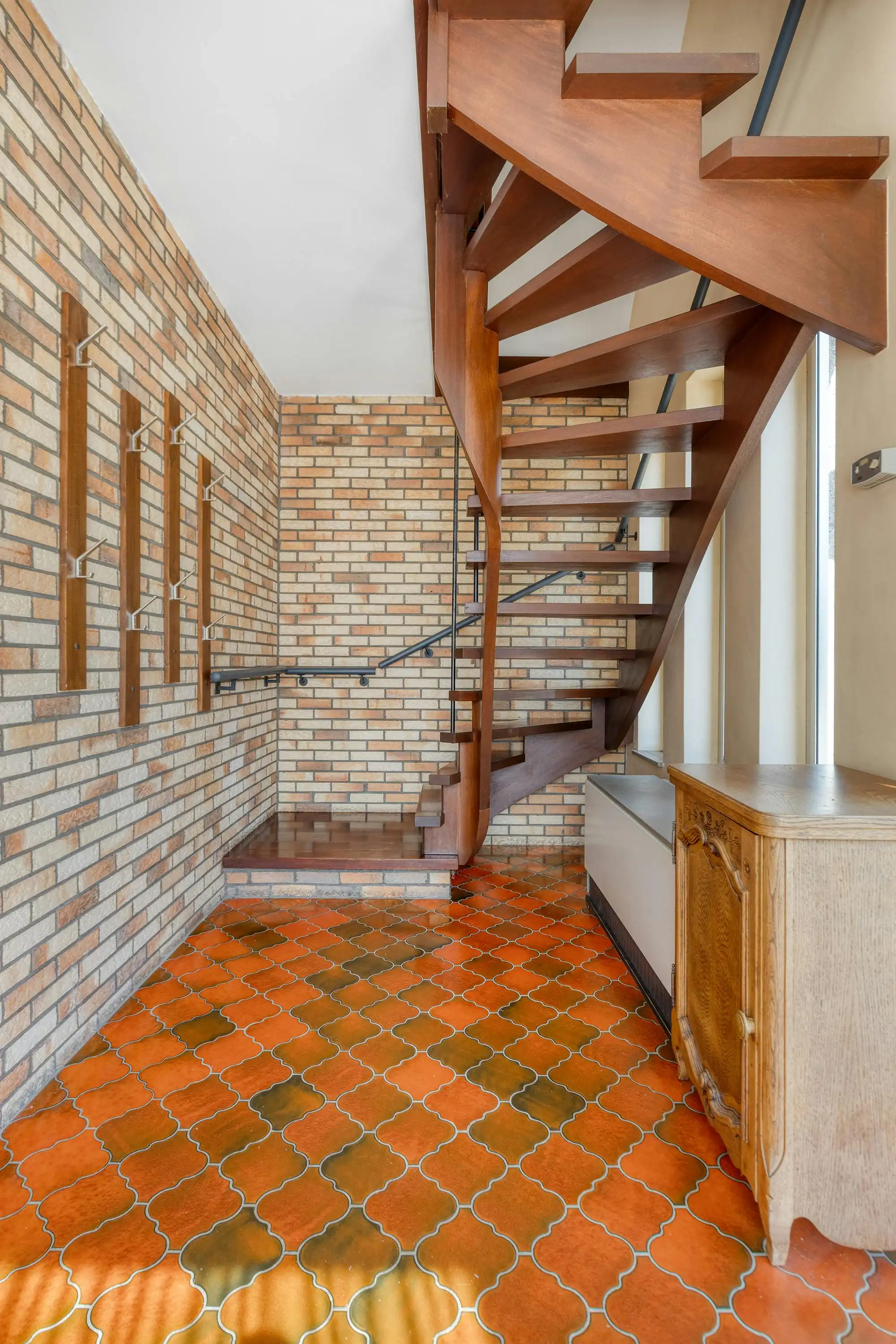 Woning met 3 à 4 slaapkamers te koop in Hoevenen/Stabroek foto 2