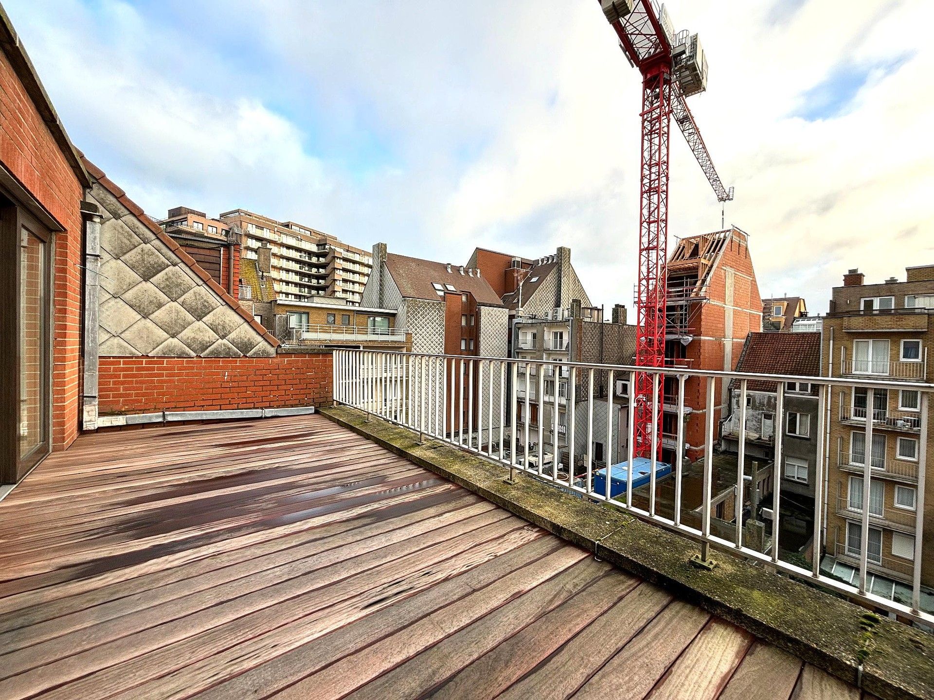 Gerenoveerd appartement vlakbij de zeedijk met prachtige terrassen foto 12