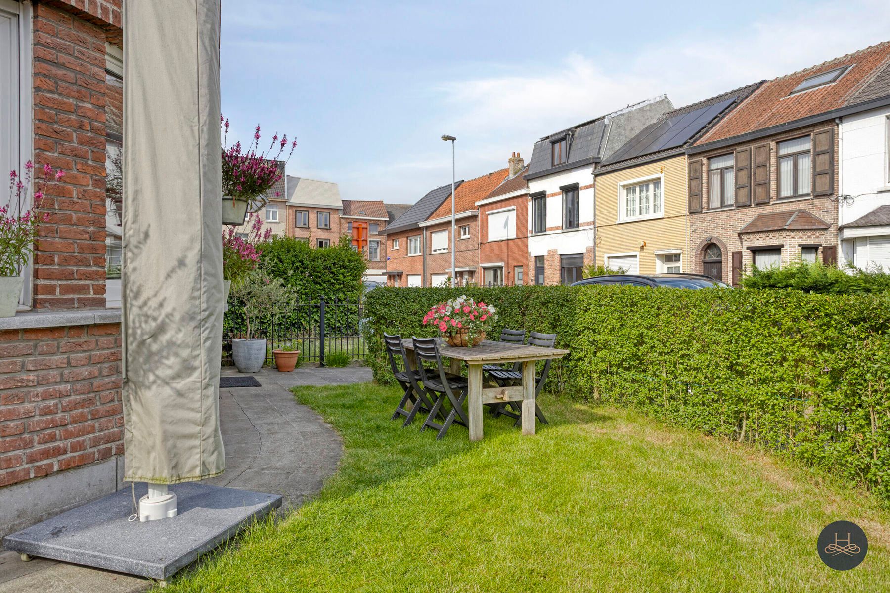 Charmante, volledig gerenoveerde & ruime woning met voortuin foto 27
