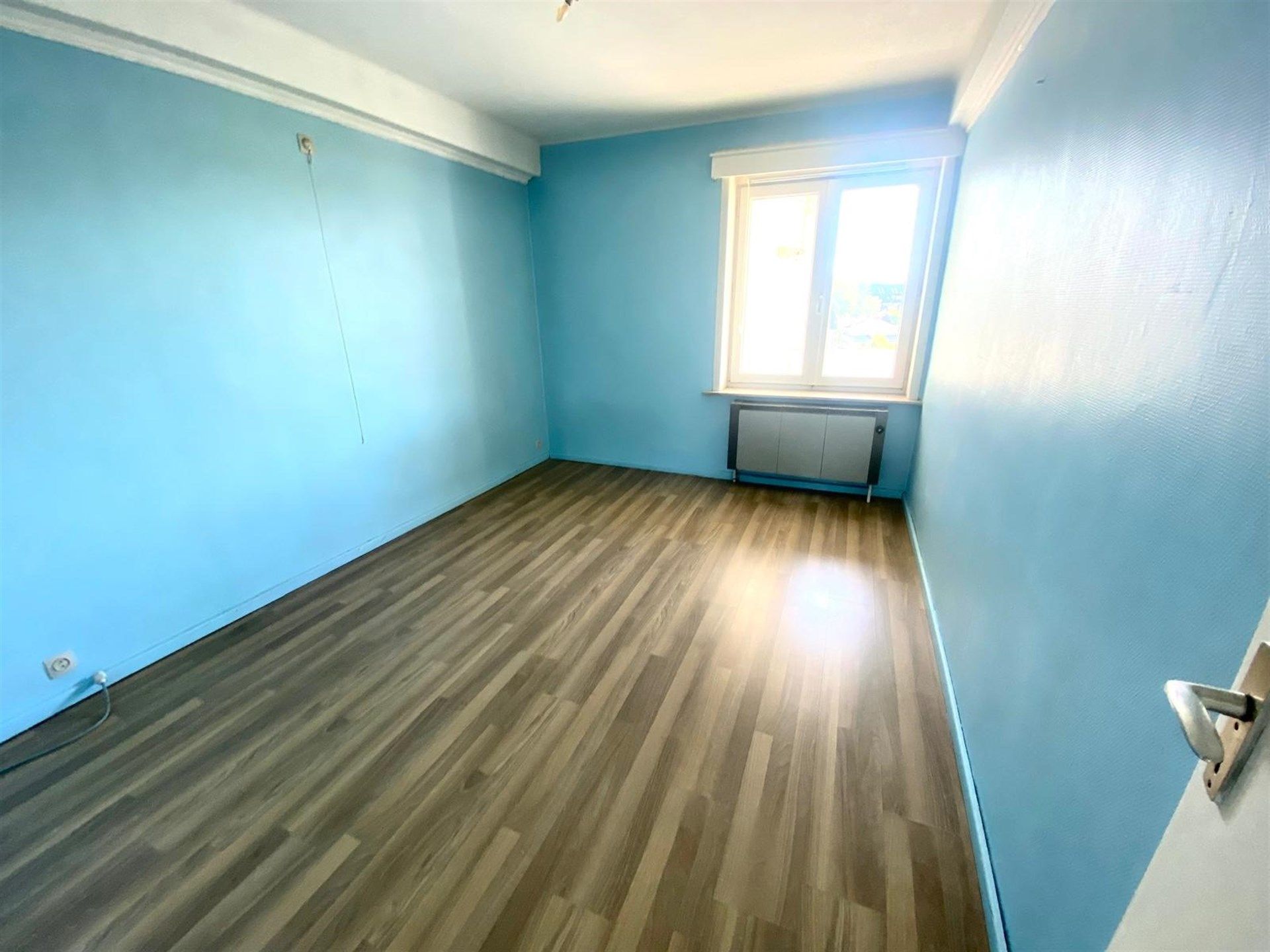 Ruim appartement met twee slaapkamers en garage te Aalst foto 4