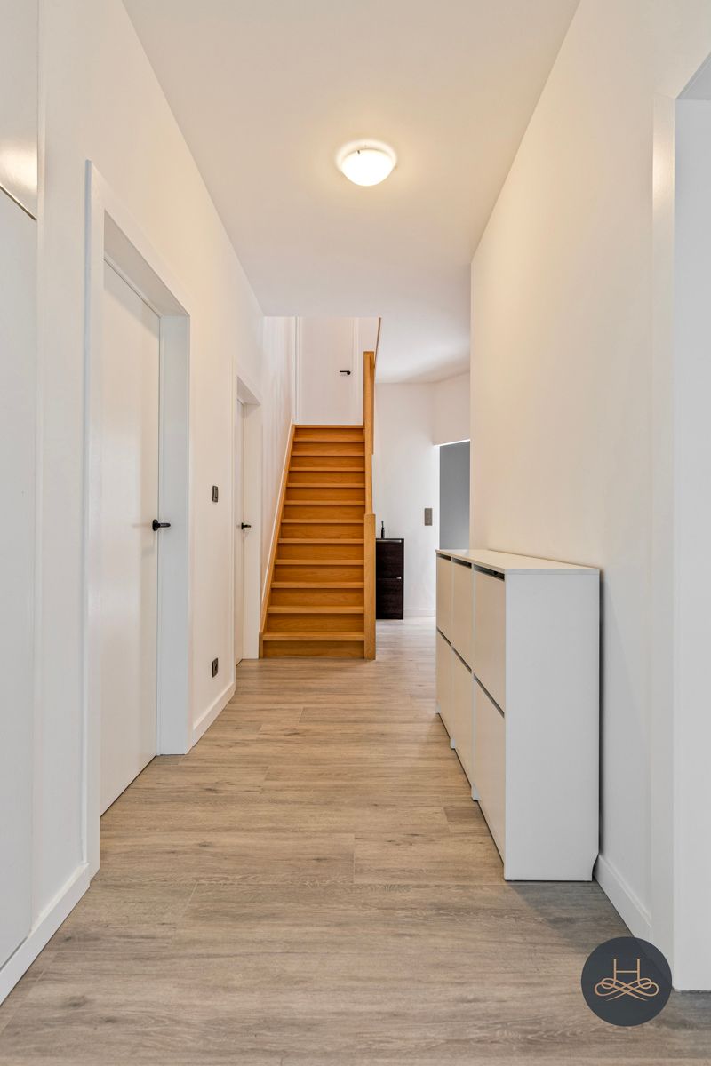 Energiezuinige gerenoveerde villa op een zeer ruim perceel foto 2