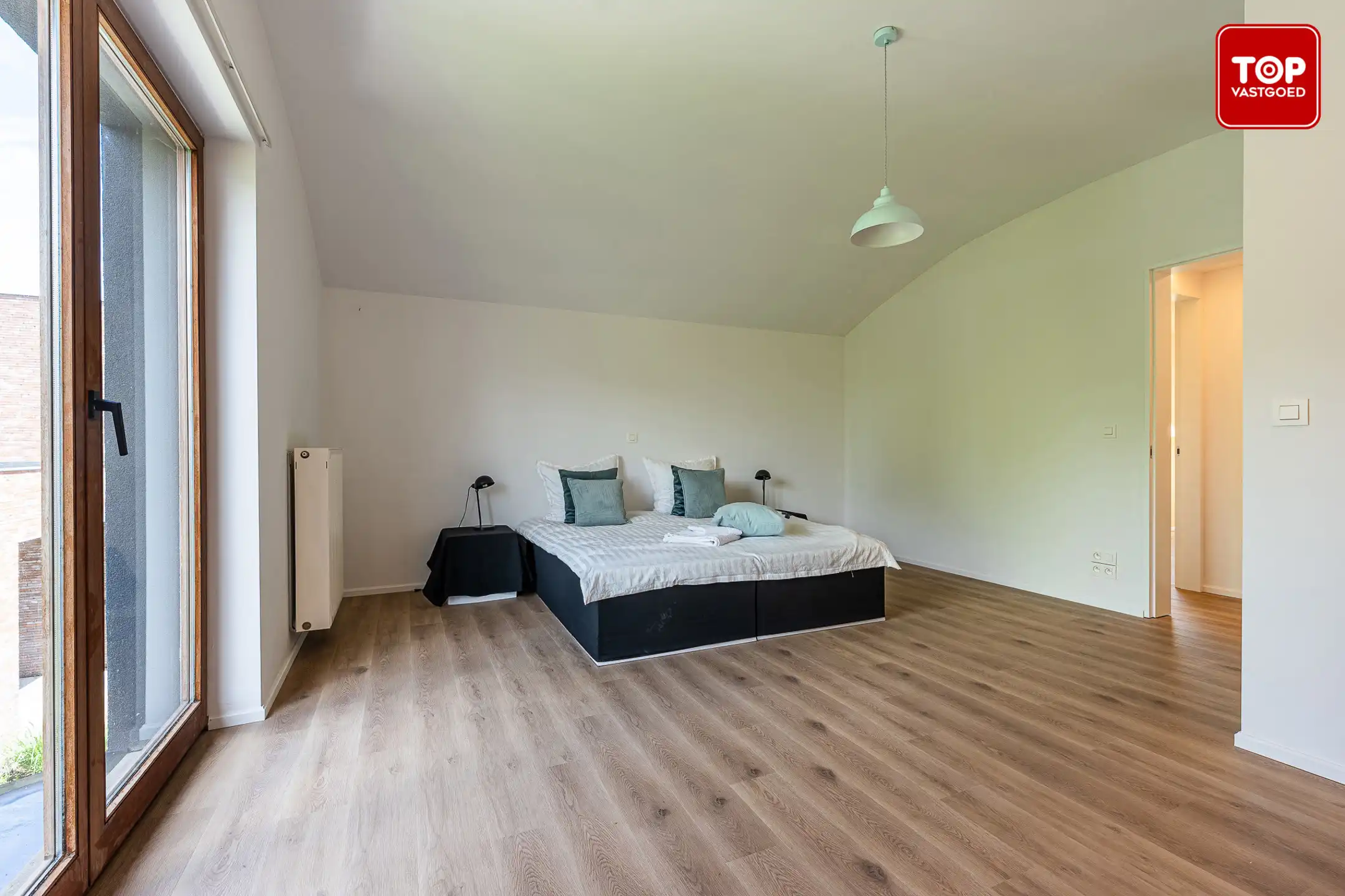 Gerenoveerde gezinswoning met garage en ruime tuin  foto 22