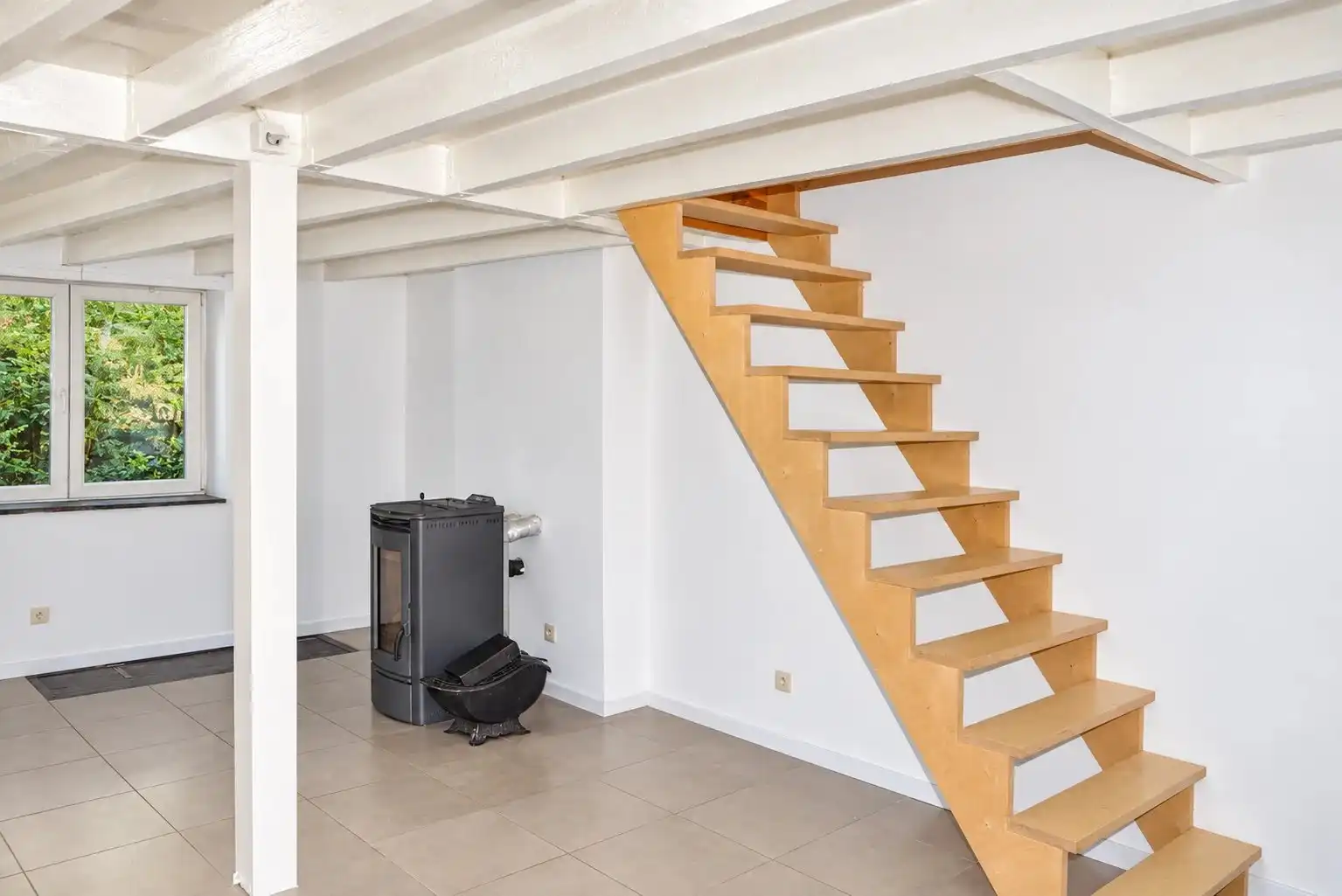 CHARMANTE, INSTAPKLARE WONING MET 2 SLPK'S EN ZUIDWESTGERICHTE STADSTUIN IN HARTJE BORGLOON foto 5