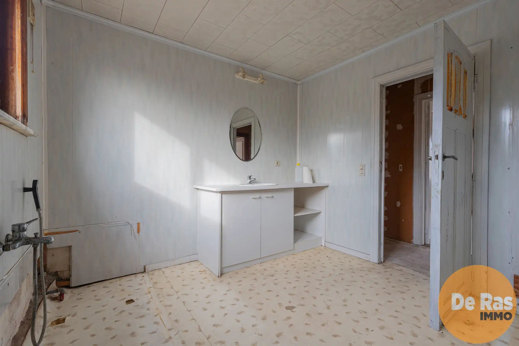 ZONNEGEM – Solide renovatiewoning met atelier/werkplaats  foto 12