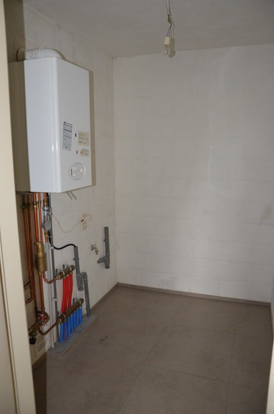 Gelijkvloers recent appartement met tuin. foto 7