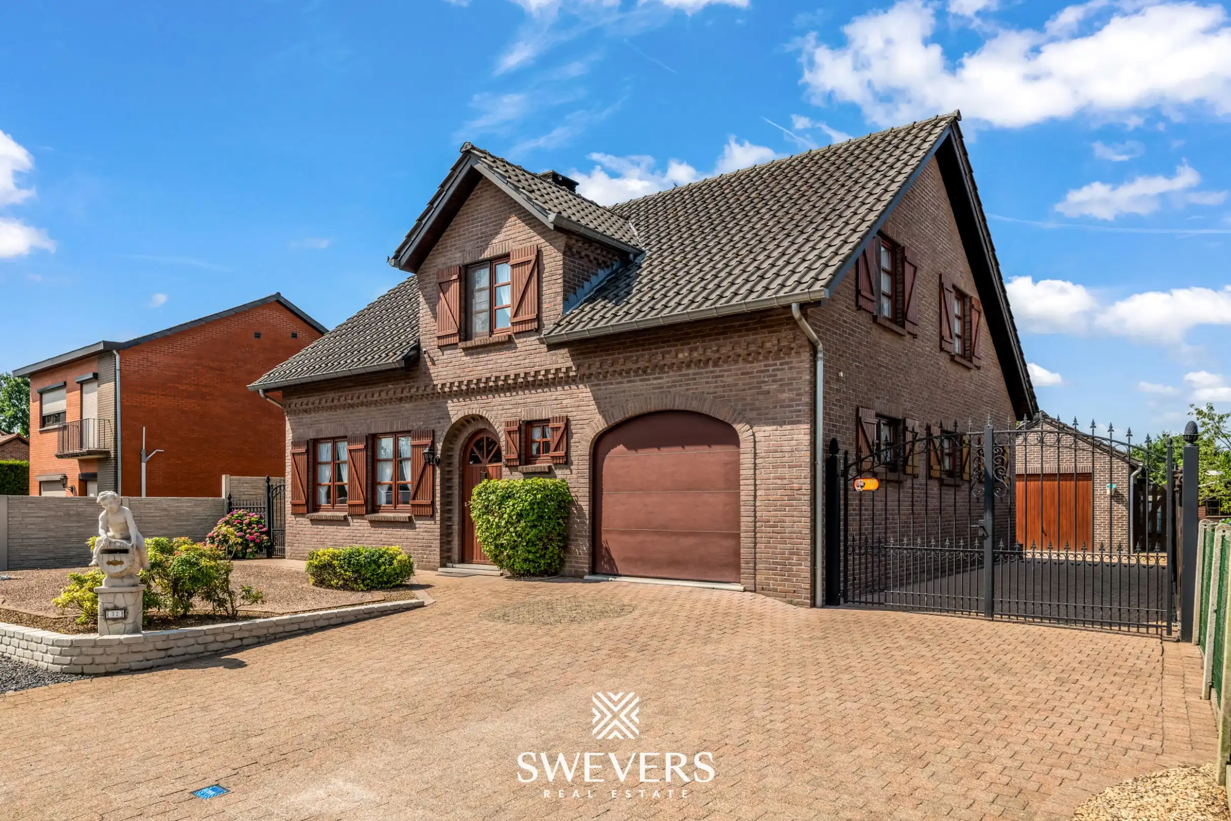 Open bebouwing op 883 m² met 3 slaapkamers en 27 zonnepanelen in Koersel foto {{pictureIndex}}