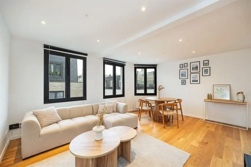 Recent gerenoveerd hoekappartement foto {{pictureIndex}}