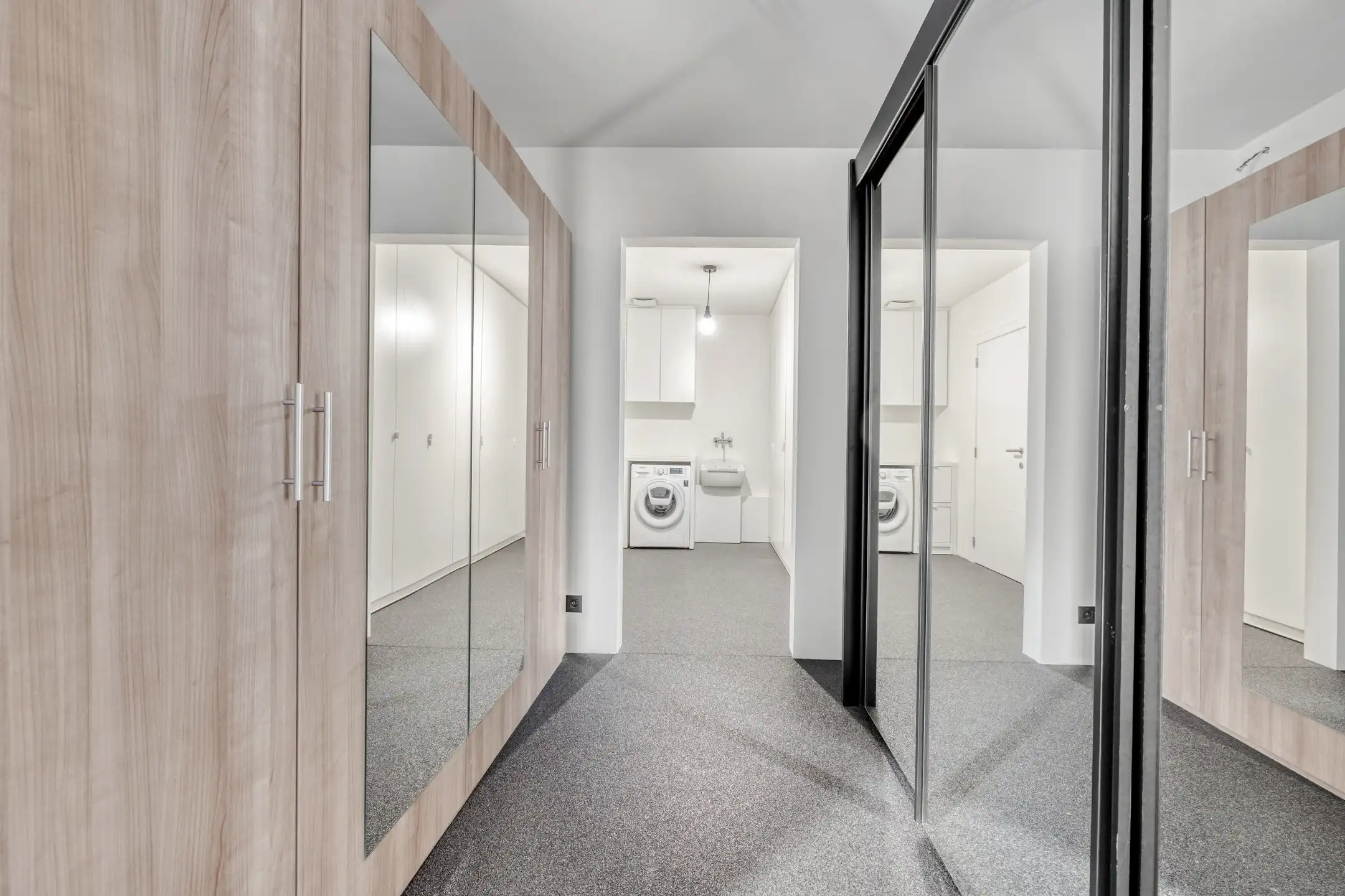 Moderne woning met tuin en bijgebouw in rustige wijk foto 19
